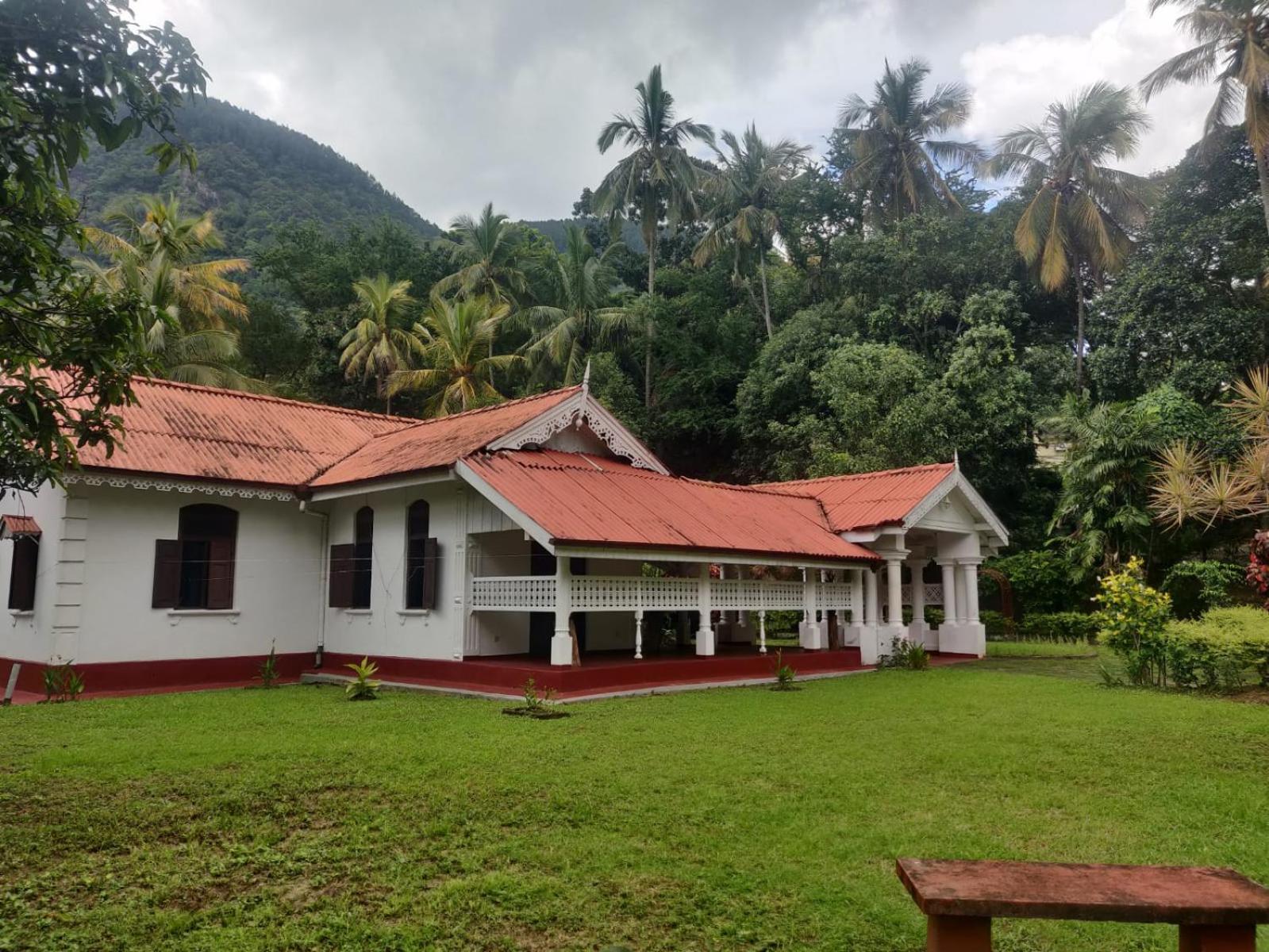 Irene'S Home Matale Exterior photo